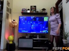 Susy Blue Wants To Bang Her roommate While He Plays Fortnite! Thumb