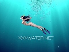 Hot euro teen Nora goes underwater in swimming pool to masturbate Thumb