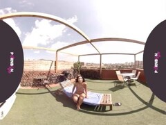PORNBCN VR 4K Joven latina masturbandose sola y chorreando en terraza realidad virtual Jade Presley Thumb