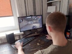 mom's best girlfriend divorced son for sex while he played CS GO Thumb
