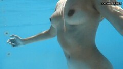Nice Irina Cage Busty Underwater Babe Thumb